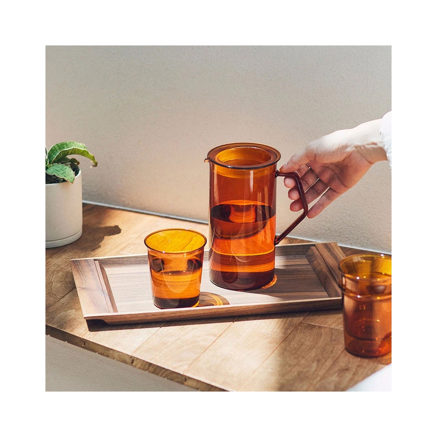 Kinto CAST AMBER Jug 750ml - Stylish & Practical Glass Jug