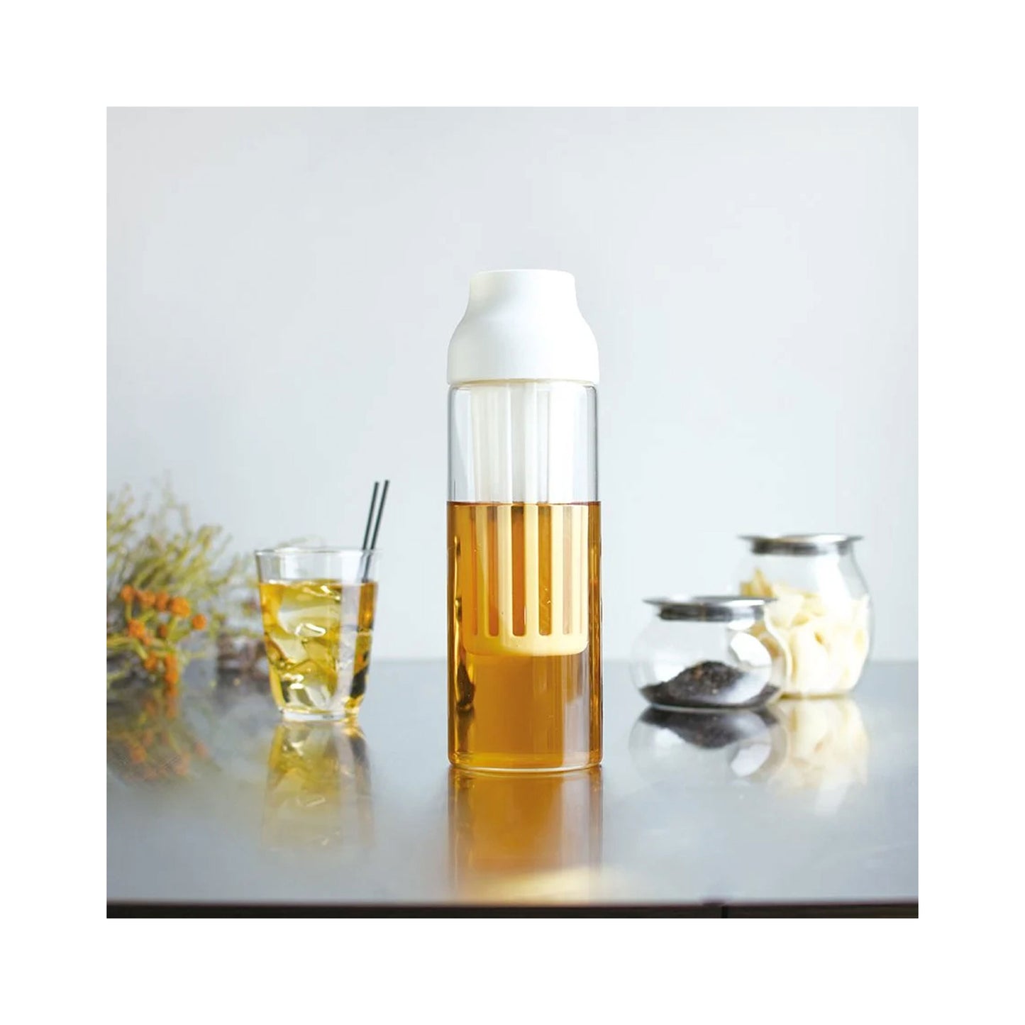 Kinto CAPSULE Cold Brew Carafe 1L - Heat-Resistant Glass with Mesh Filter for Cold Brew Coffee & Tea
