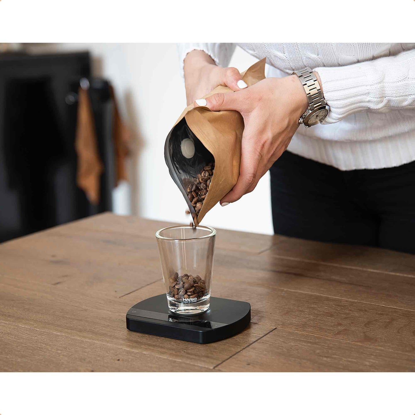 Felicita Arc Bluetooth Water Resistant Scales - Black