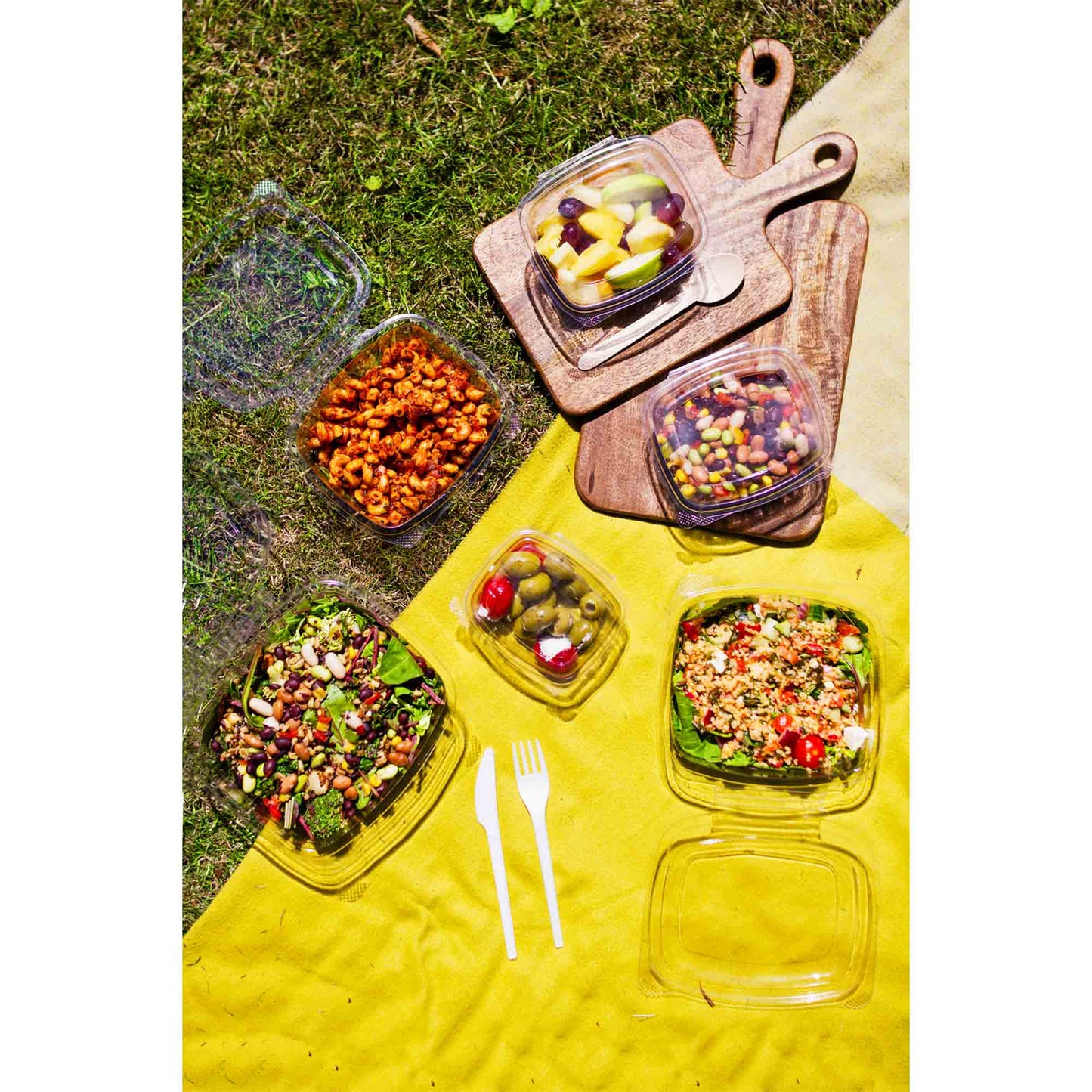 Vegware Compostable 8oz PLA Hinged Deli Container - Case of 300